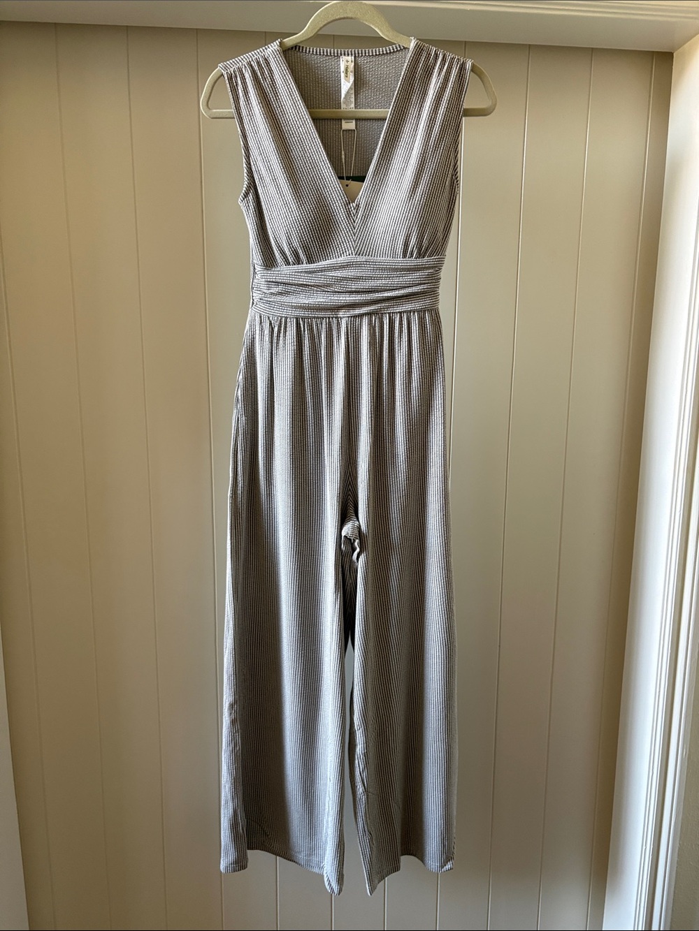 Halara Sleeveless V-Neck Wide-Leg Jumpsuit in Light Gray NEW
